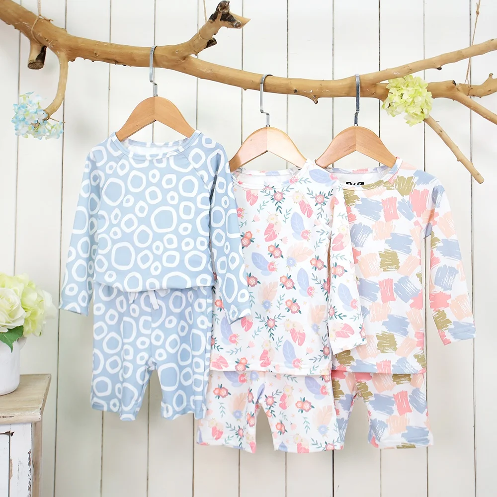 New Style 2pcs Unisex Custom Long Sleeve Swimwear Suit with Geometric Print Quick Dry for Kids Summer Beach Sunscreen Clothing