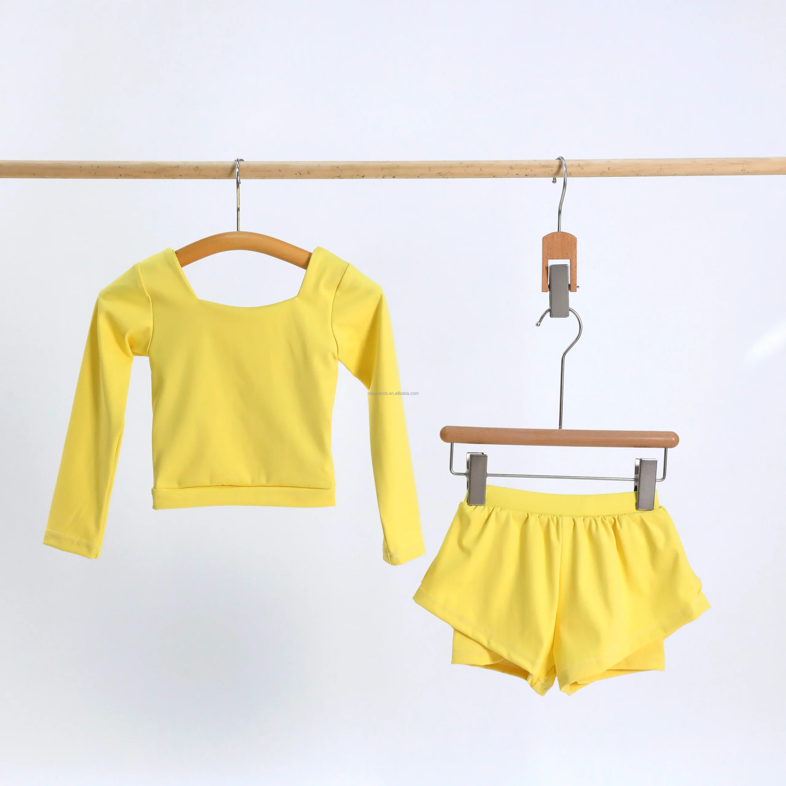 KERUI Factory Price Active Wear Kids Girl's Nylon Sportswear Set Custom Logo Girls Activewear Manufacturer Yoga Wear Clothing - Image 3