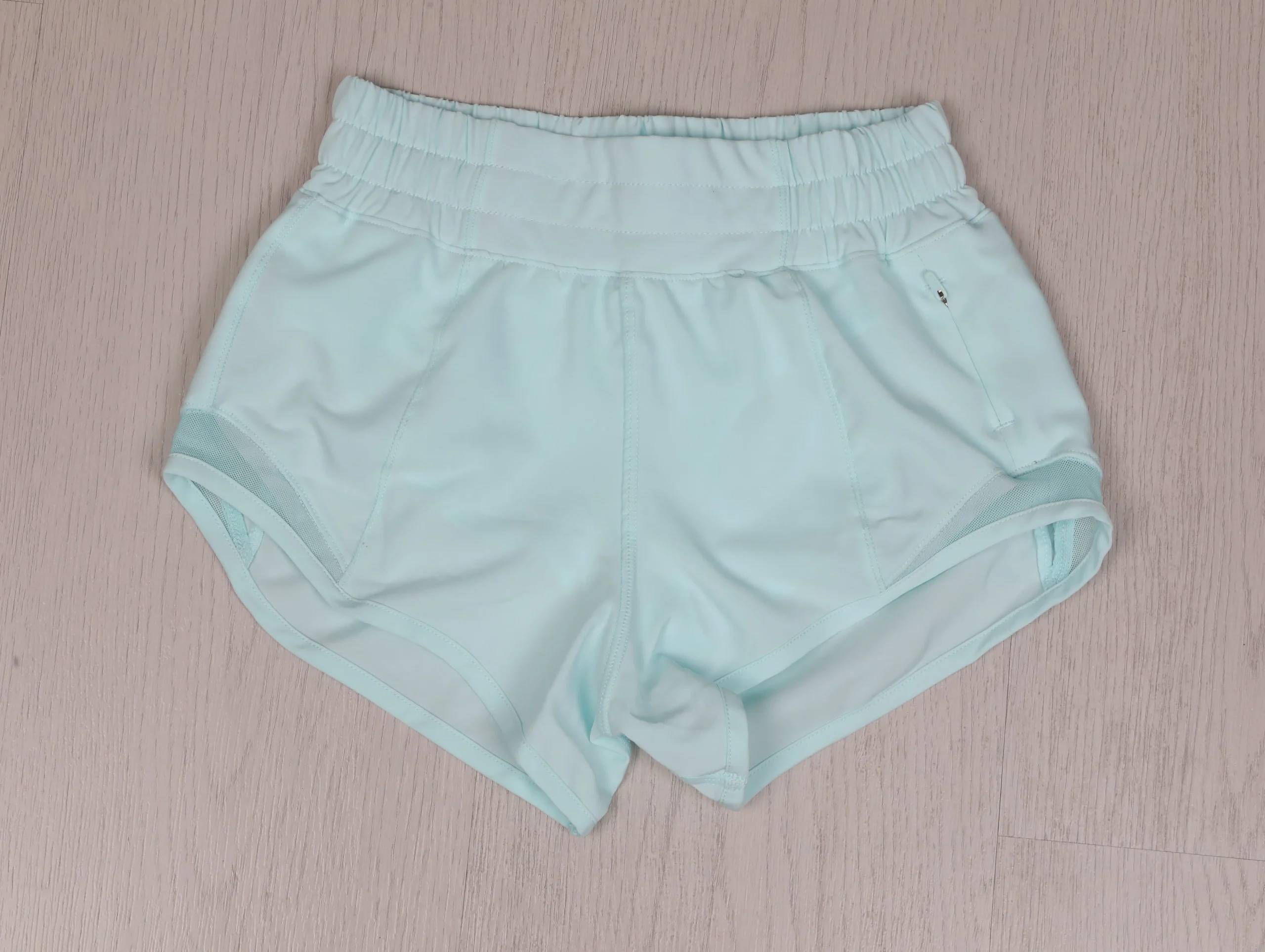 Wholesale high-quality kids' yoga wear showcasing durable, comfortable, and stylish designs for B2B retailers and fitness apparel suppliers.