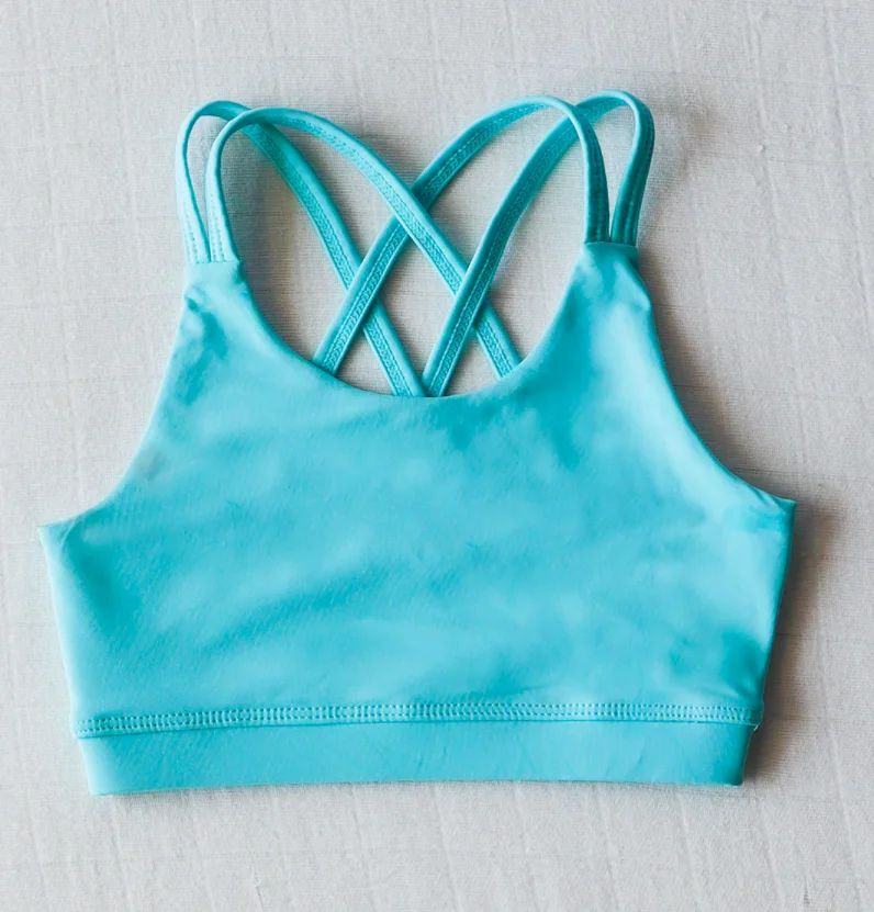 Wholesale kids' yoga outfits with mats – premium quality activewear for retailers. Perfect for promoting health and fitness in children.