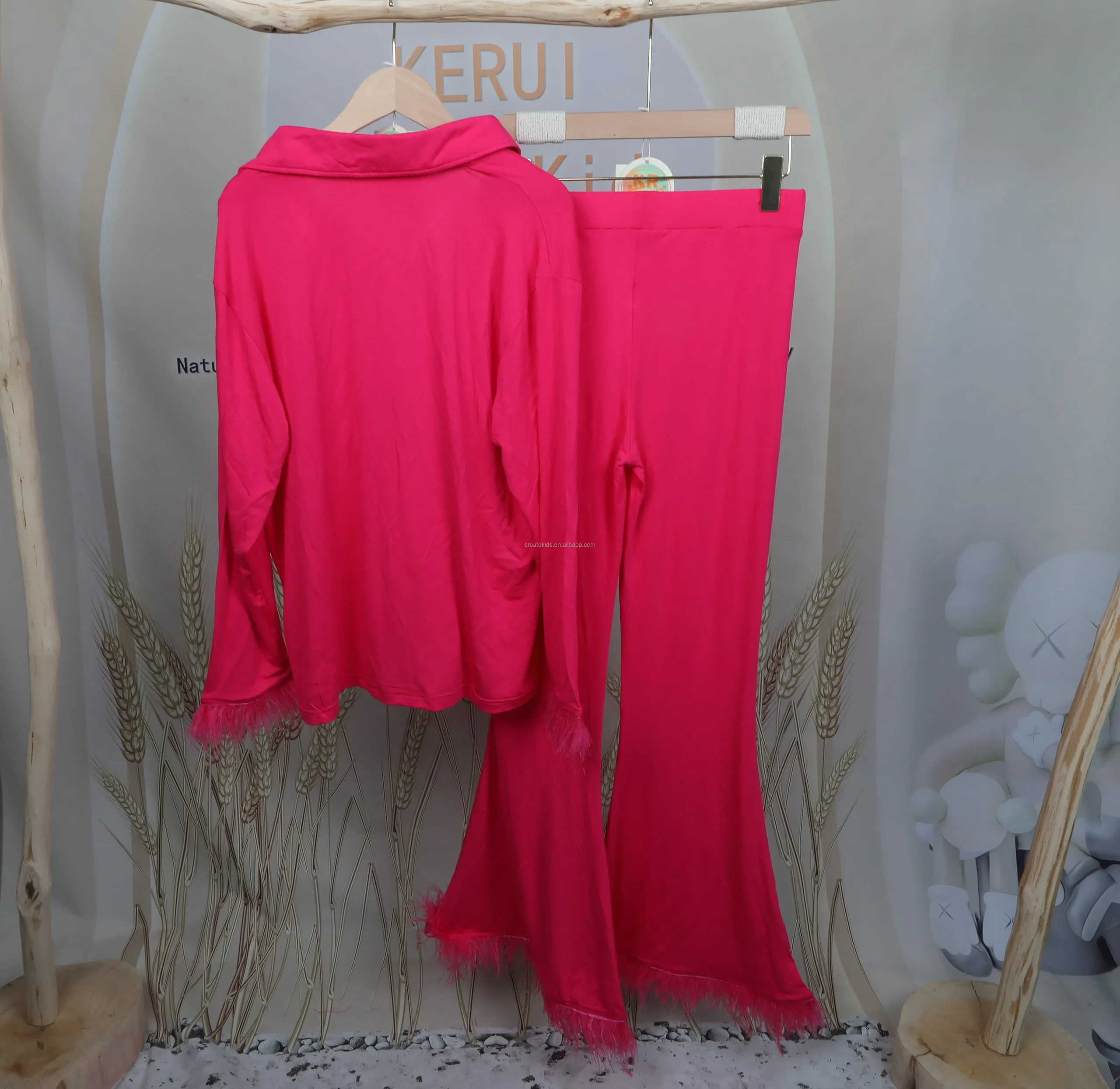 High-quality, durable youth workout clothes designed for active lifestyles, perfect for B2B wholesale buyers seeking reliable fitness apparel solutions.