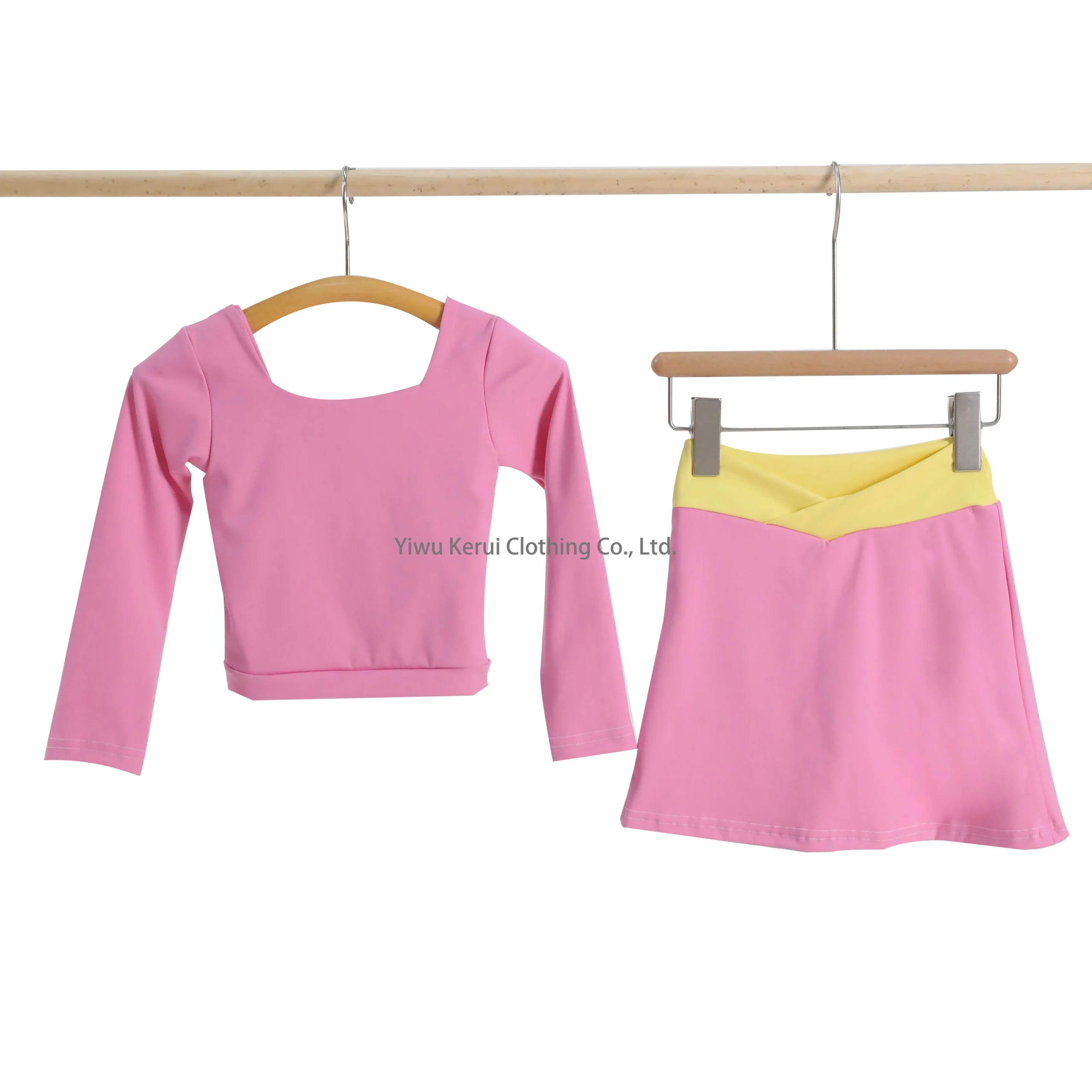 Wholesale kids' heart-pattern yoga wear in vibrant designs, perfect for retailers seeking trendy, high-quality activewear for children.