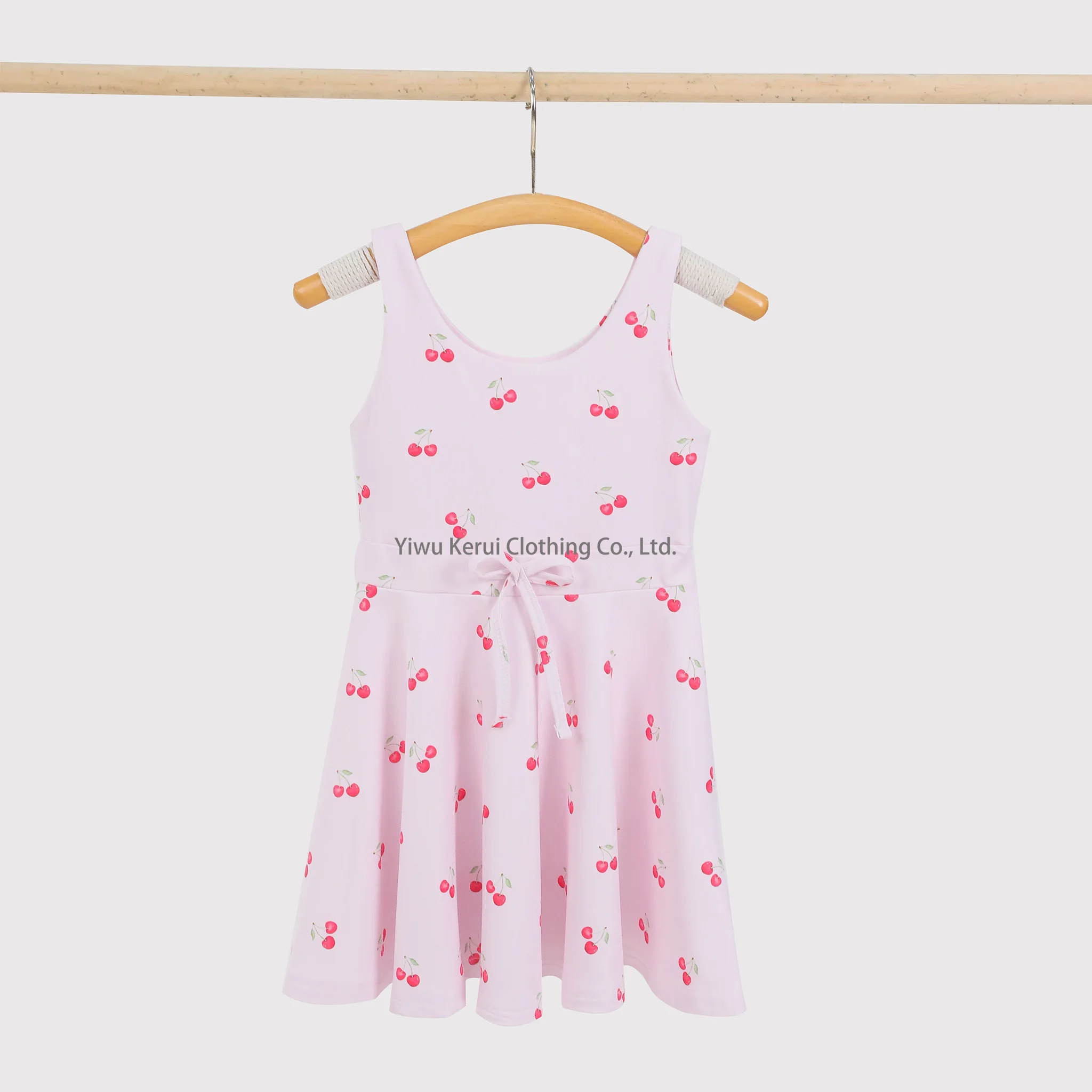 High-performance youth snowboarding thermals designed for durability and warmth, ideal for B2B wholesale buyers seeking quality winter sportswear.