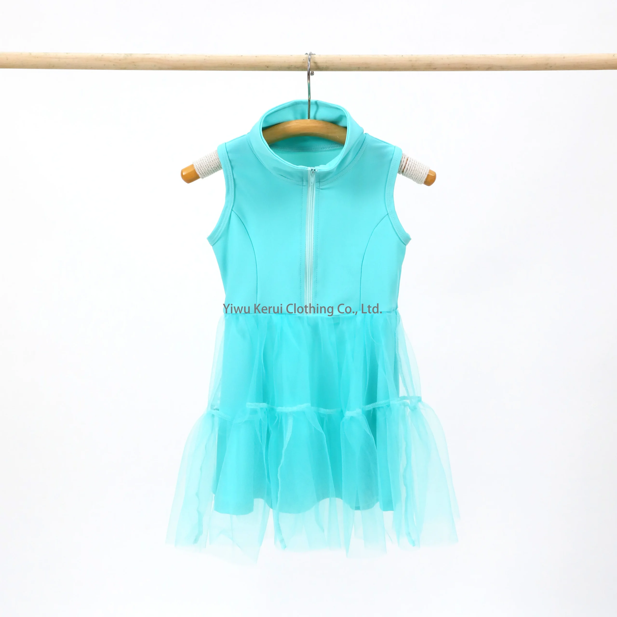 Young women showcasing vibrant summer breeze activewear, ideal for B2B wholesale buyers seeking trendy, high-performance fitness apparel collections.