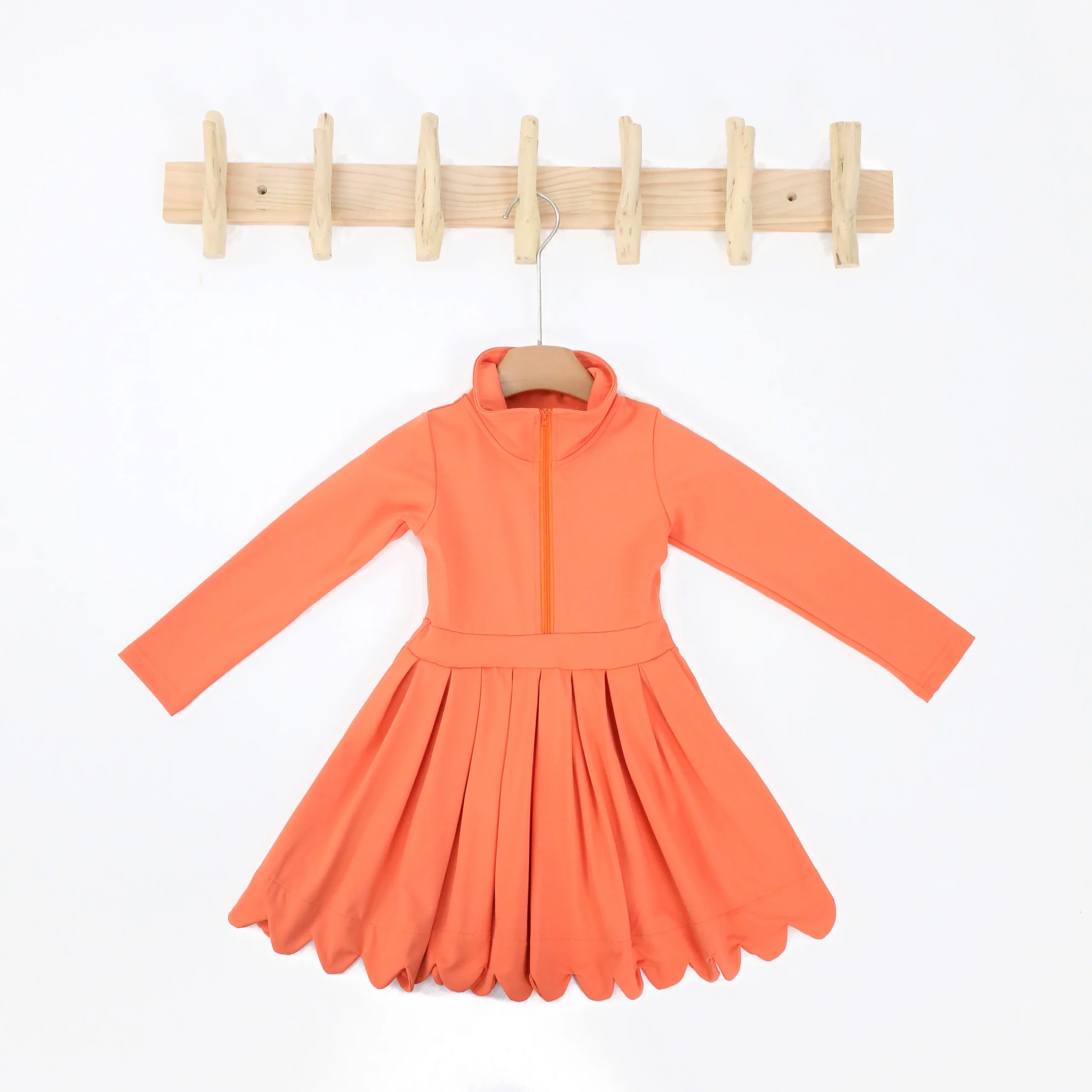 Premium hot-selling kids' yoga wear in vibrant designs, ideal for B2B wholesale buyers seeking quality activewear for retail success.