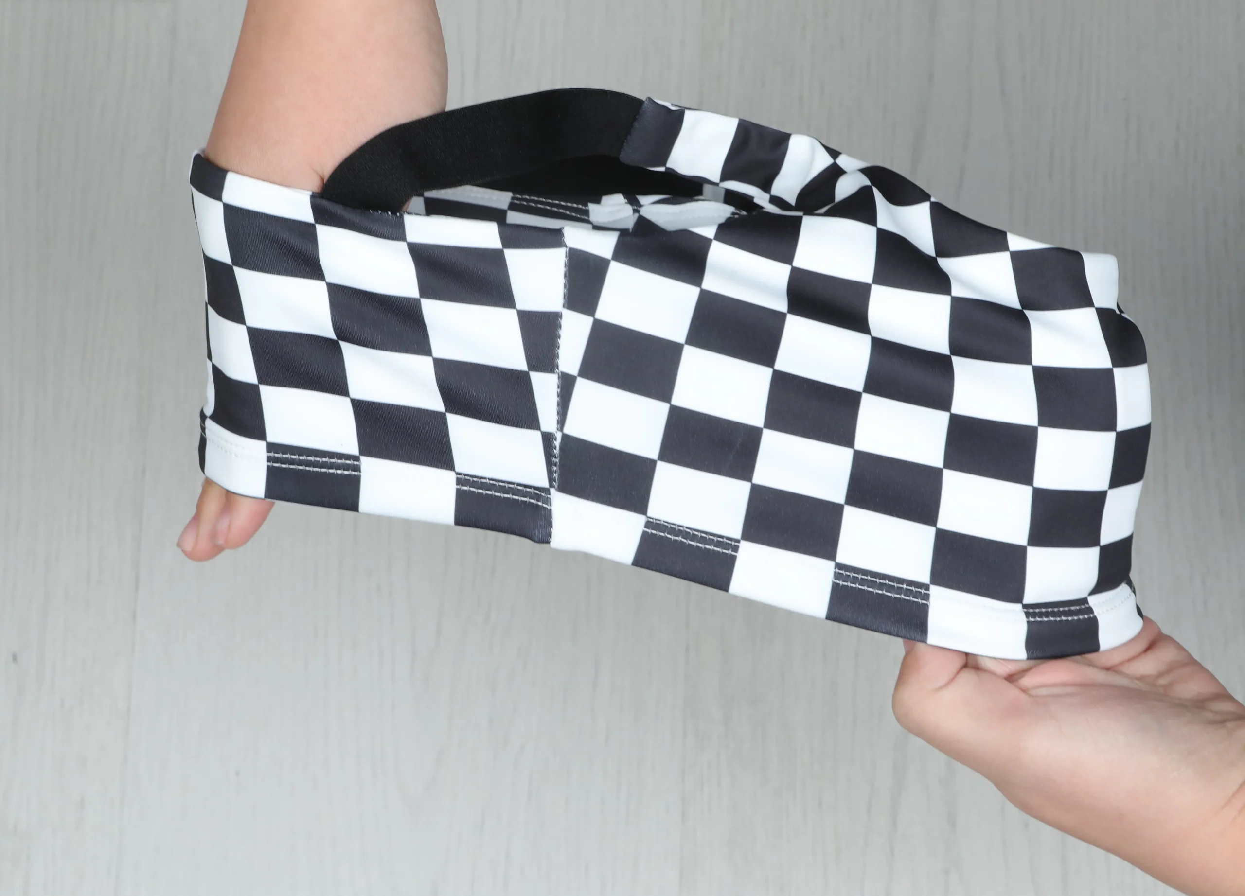 Comfortable and durable kids' yoga wear in vibrant styles, perfect for B2B wholesale buyers seeking high-quality activewear for children.