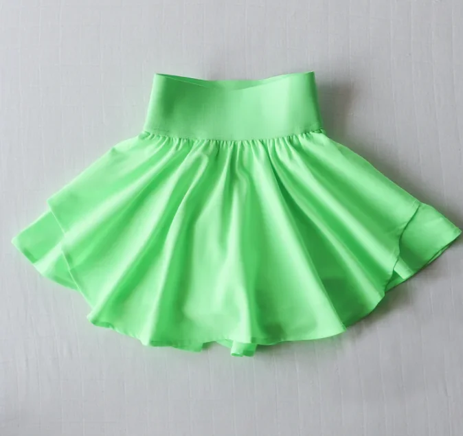 Wholesale light-colored youth activewear showcasing trendy designs, ideal for retailers seeking stylish, comfortable apparel for active young customers.