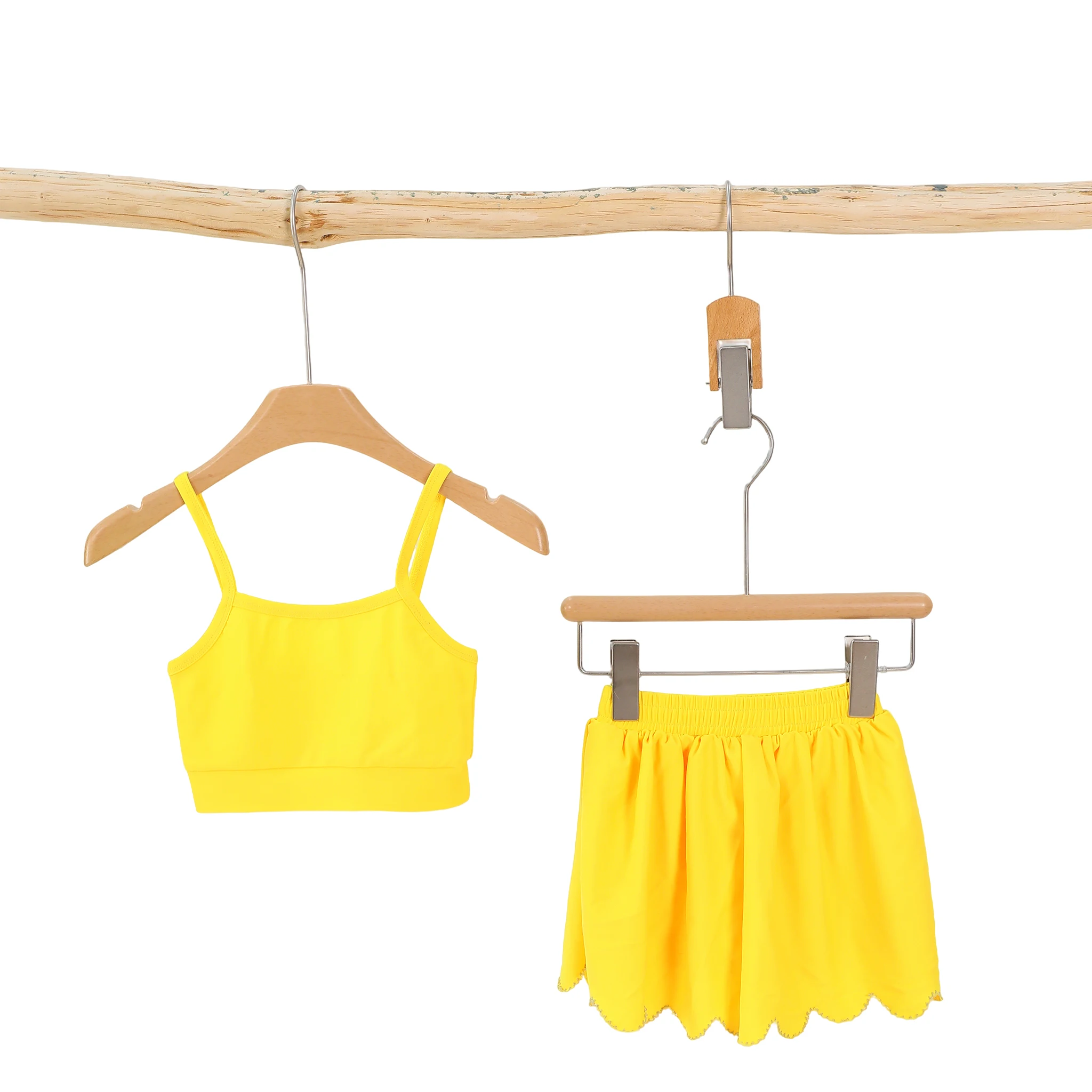 Wholesale youth sports apparel: Trendy and durable clothing ideal for retailers seeking popular, high-demand athletic wear for young athletes.