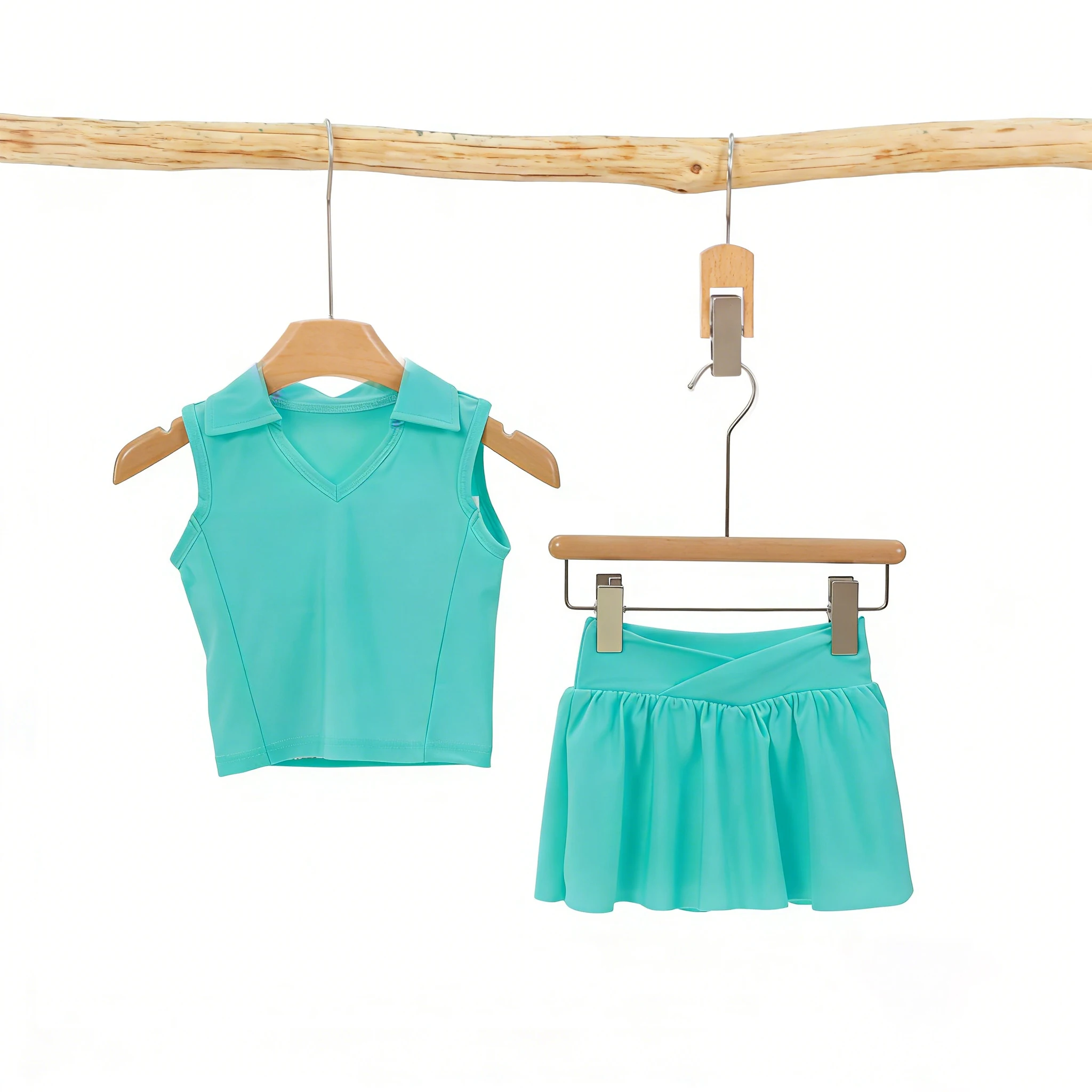 Wholesale vibrant geometric sportswear for youth, ideal for retailers seeking trendy, high-performance athletic clothing collections.