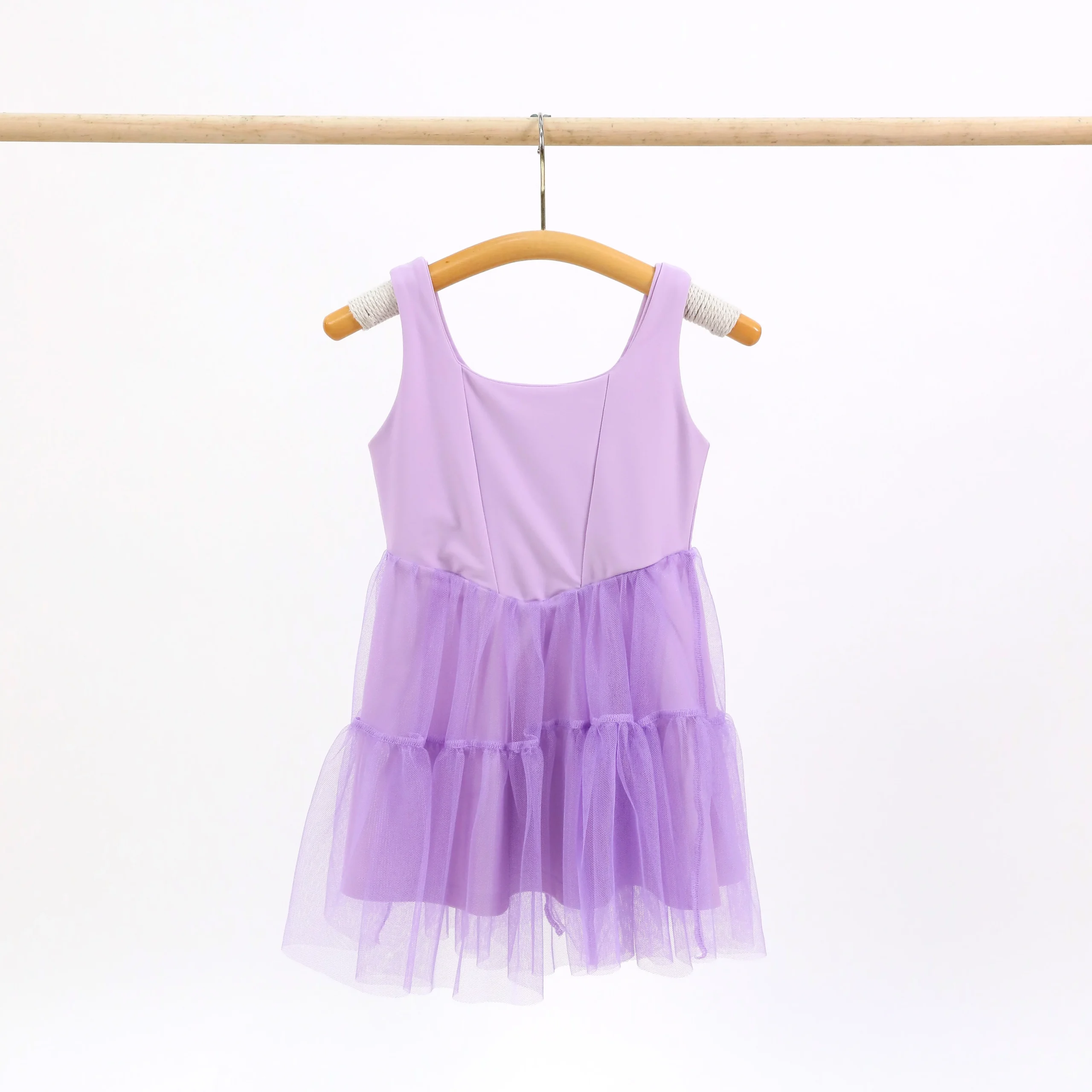 High-quality girls' running shorts with built-in liner, perfect for B2B wholesale buyers seeking durable, comfortable activewear for young athletes.