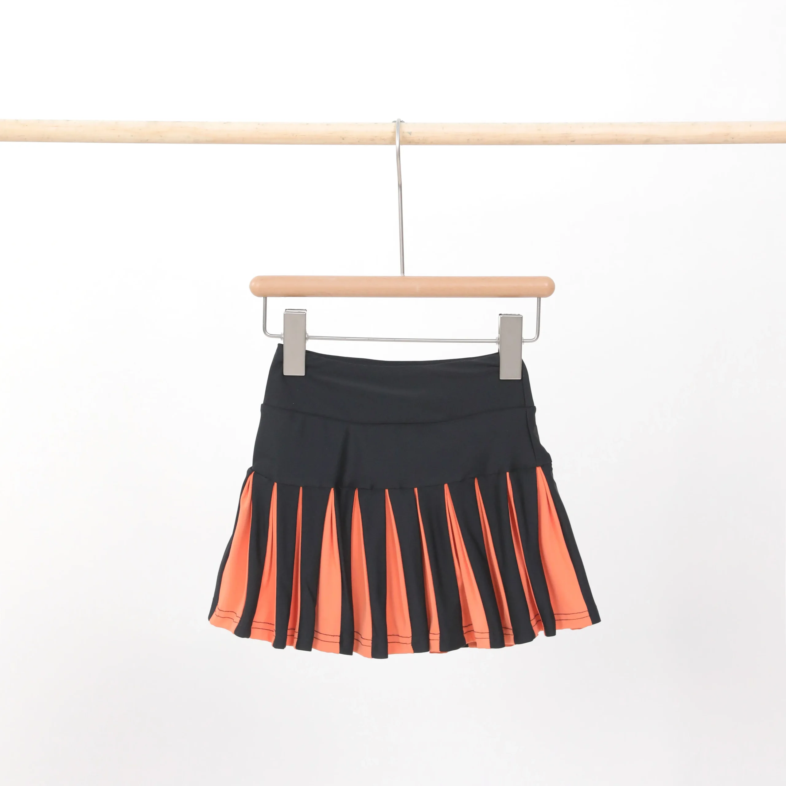 Wholesale aerated kids yoga tops designed for comfort and breathability, perfect for activewear retailers seeking high-quality, durable inventory.