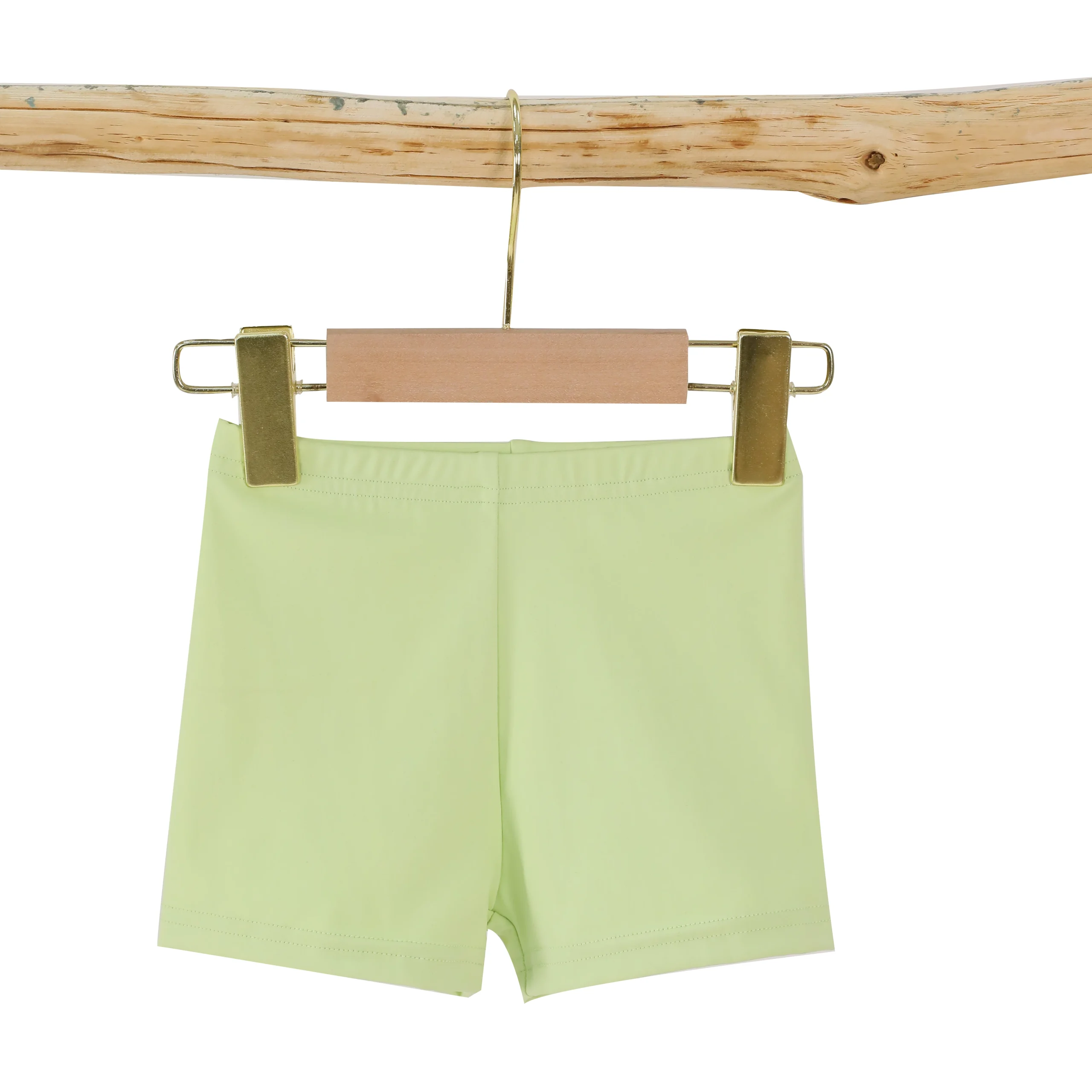 Wholesale kids' yoga outfits and mats for active lifestyles, ideal for retailers seeking quality, stylish fitness apparel and accessories.