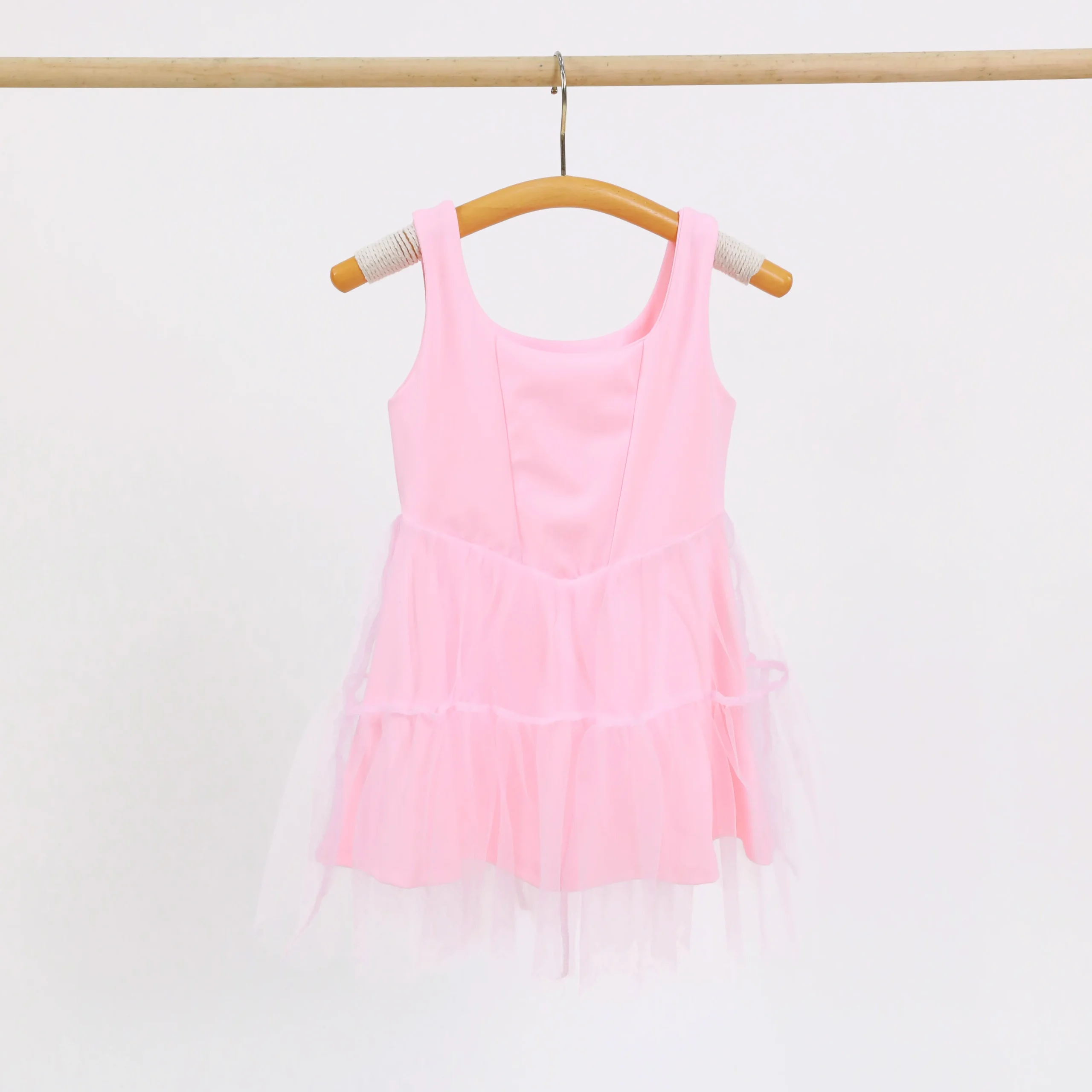 Eco-friendly, non-toxic yoga wear for kids in bulk — perfect for B2B wholesalers seeking sustainable and safe apparel options.