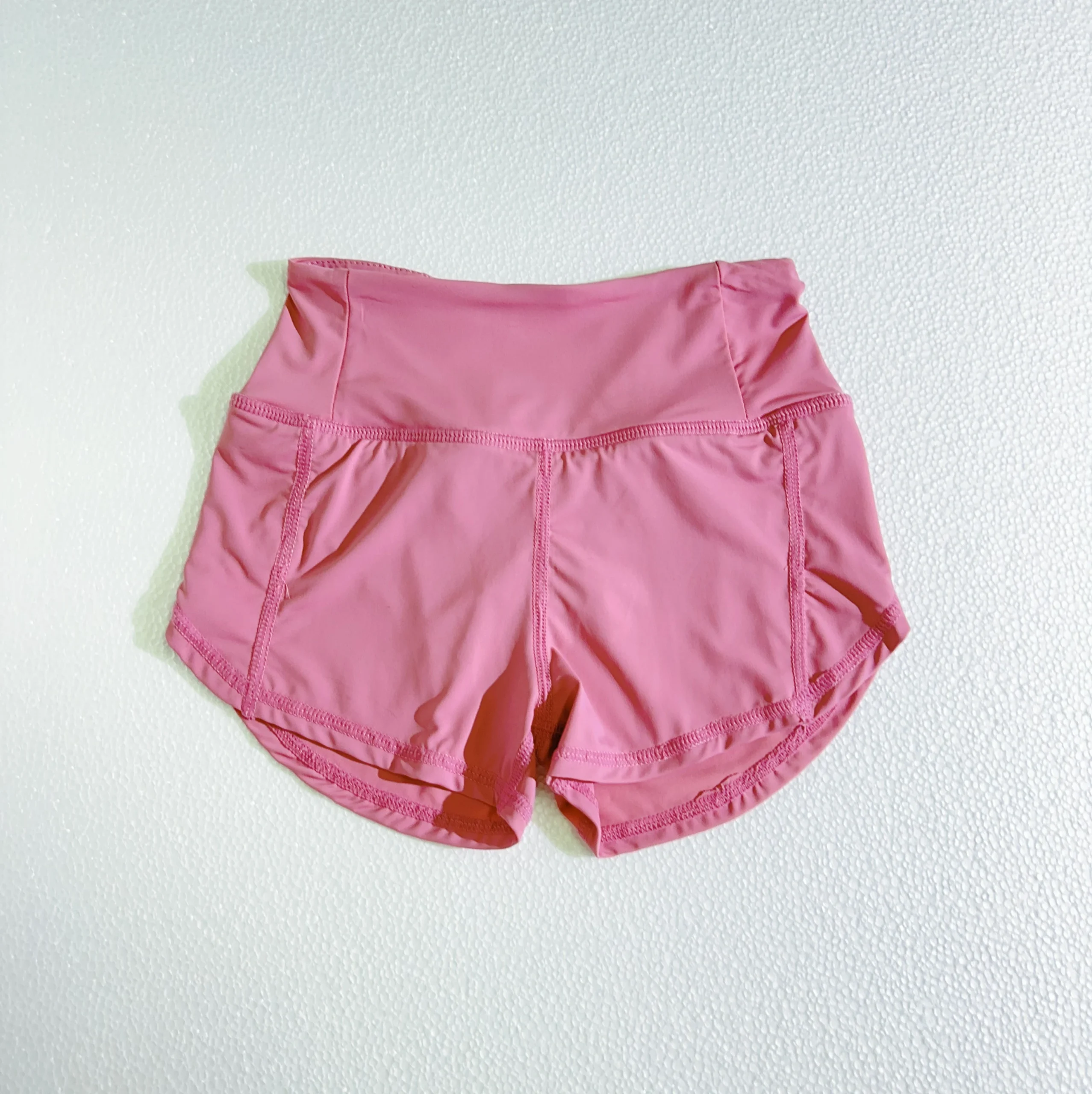 Wholesale anti-odor kids yoga clothes designed for comfort and performance, perfect for businesses seeking durable, high-quality activewear solutions.