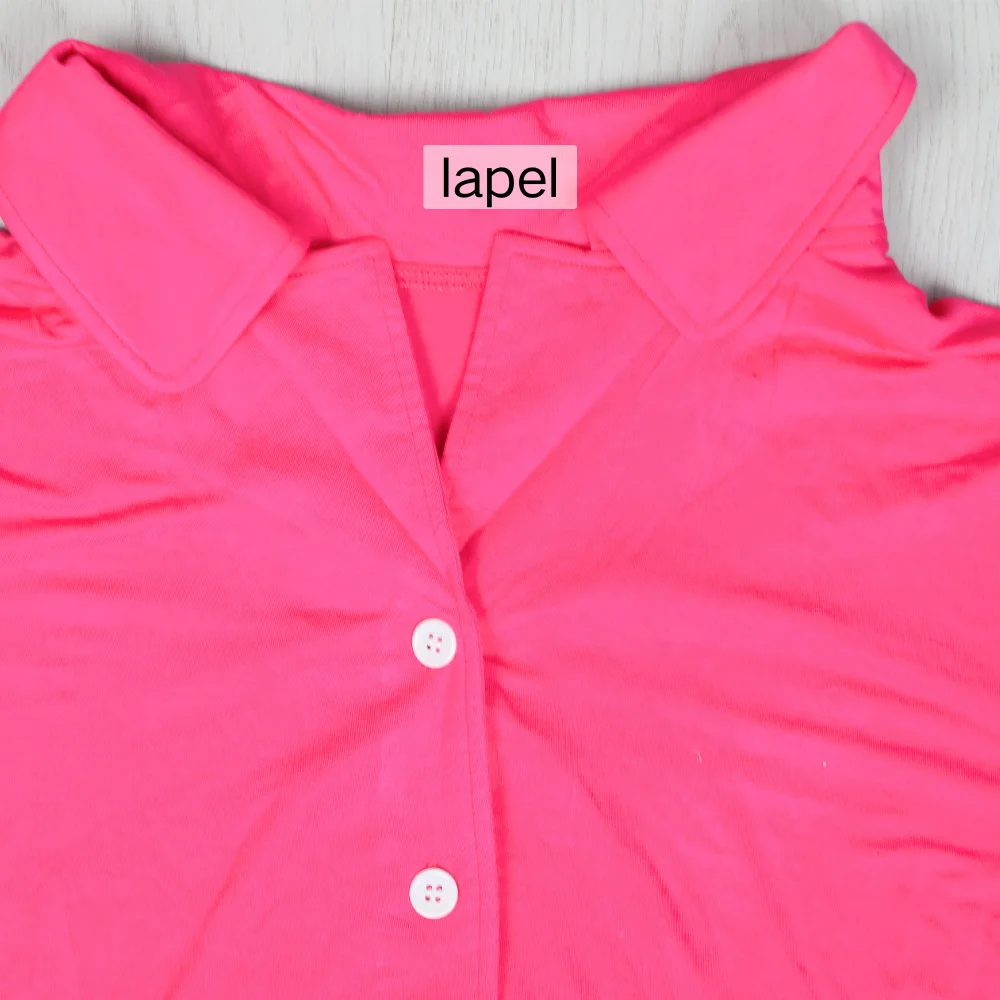 Wholesale girls' red yoga leggings displayed on mannequins, showcasing vibrant color and durable fabric for bulk B2B purchasing.