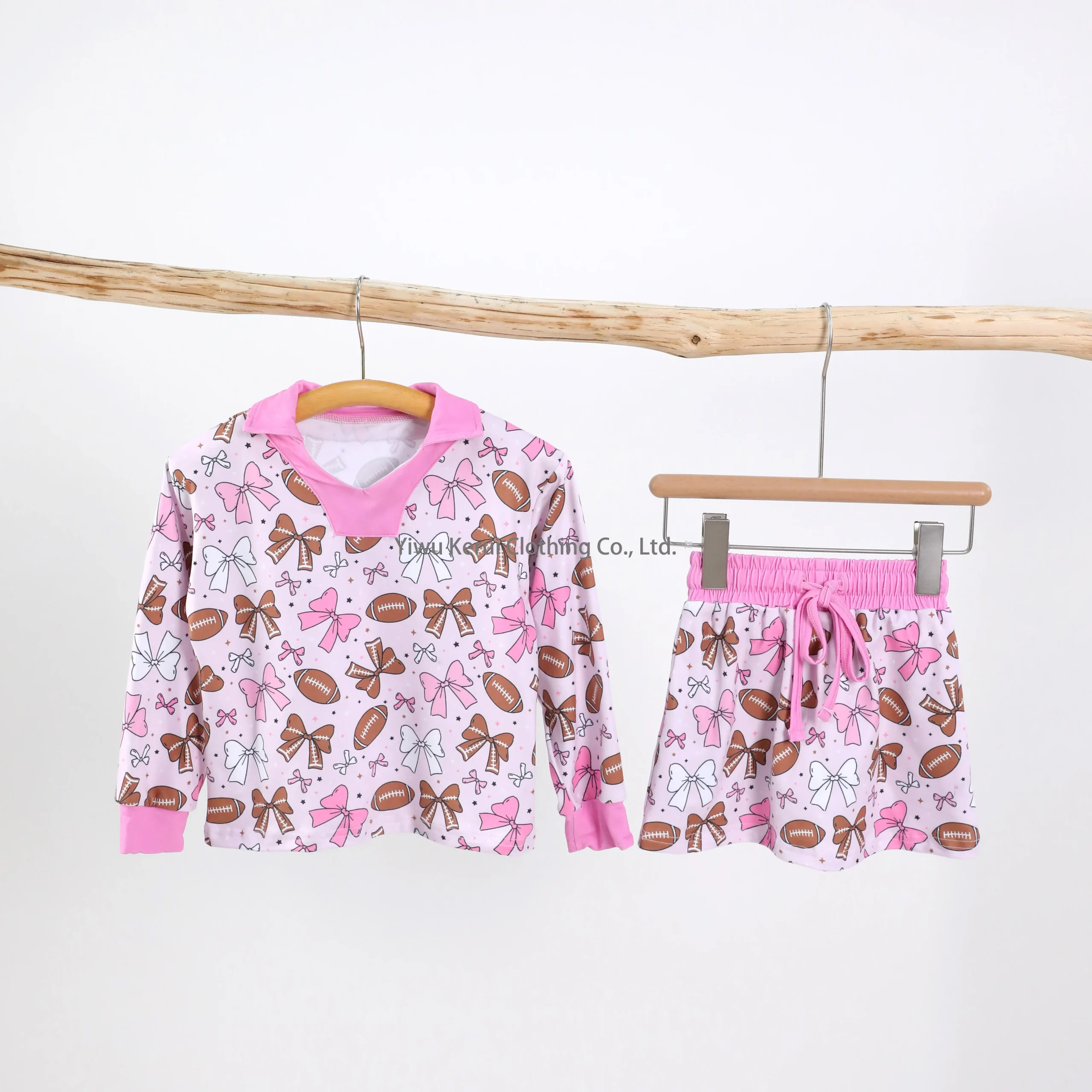 Trendy wholesale kids gym clothes, perfect for retailers seeking stylish, high-quality athletic wear for young athletes.