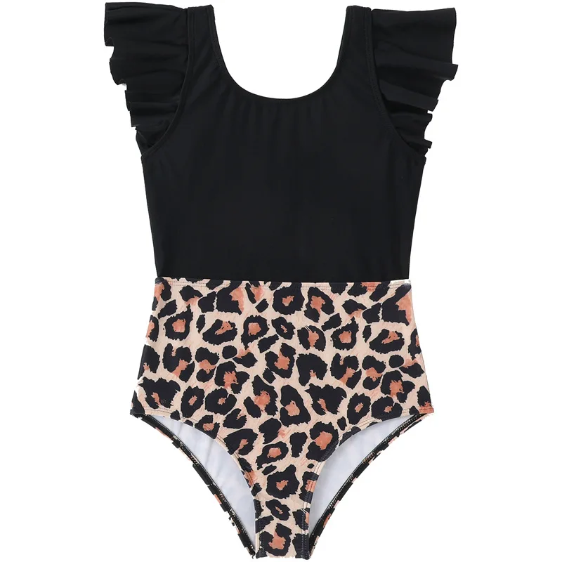 Wholesale girls' striped sports pants in vibrant designs, crafted for comfort and durability—perfect for retailers seeking quality activewear.