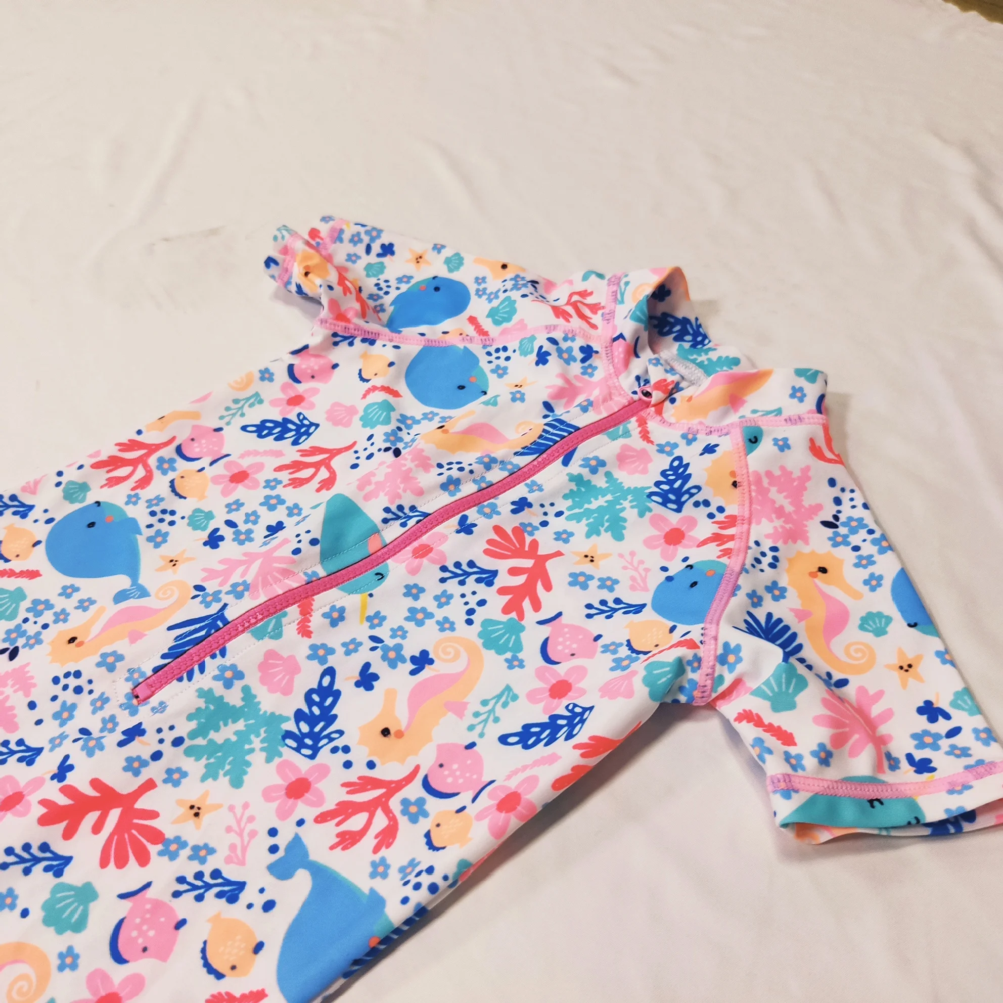 Stylish girls' blossom activewear perfect for B2B wholesale buyers seeking trendy, high-quality clothing for active and casual wear.